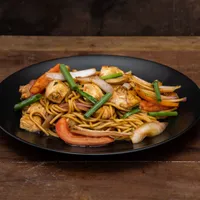 TALLARIN SALTADO DE POLLO 